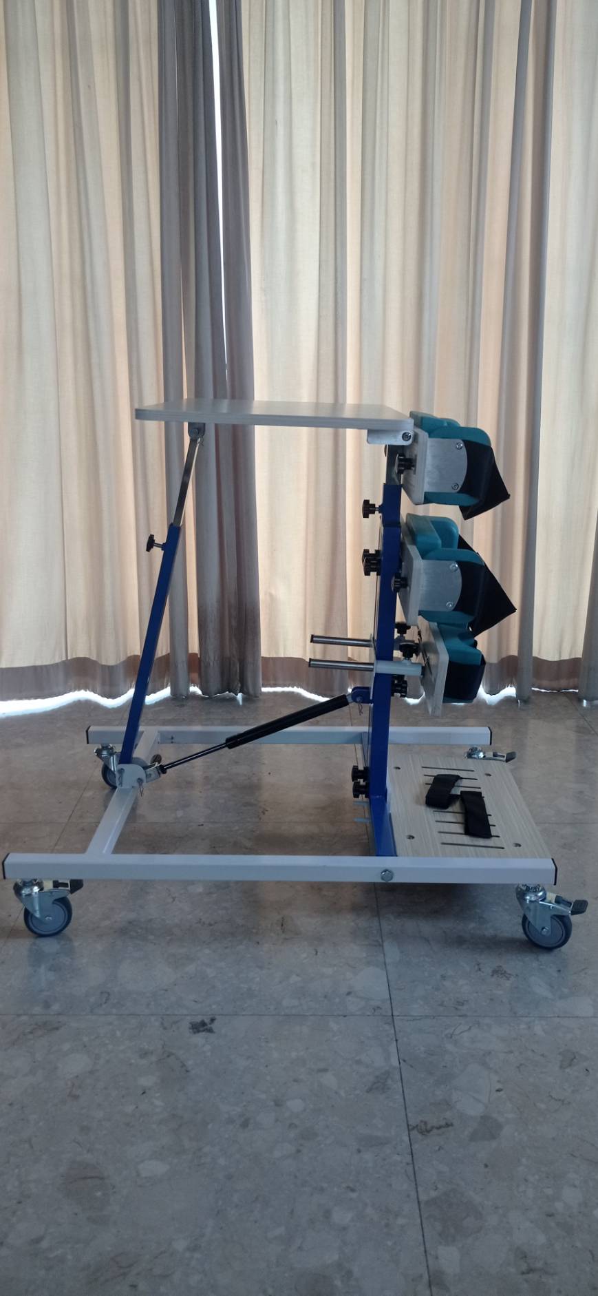 ที่ฝึกยืนสำหรับเด็ก standing prone