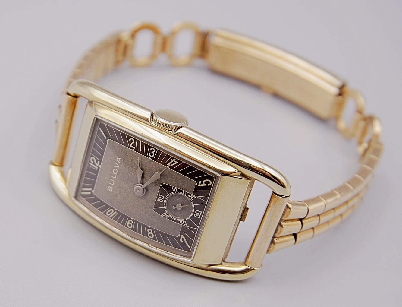 นาฬิกาเก่า BULOVA ไขลานสองเข็มครึ่ง พร้อมกล่อง