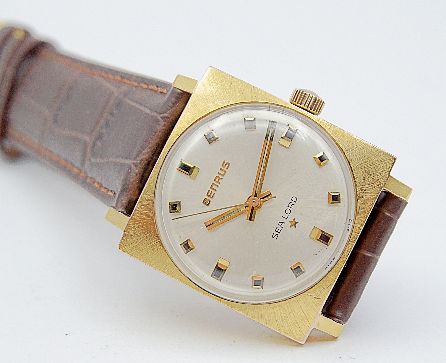 นาฬิกาเก่า BENRUS ไขลาน