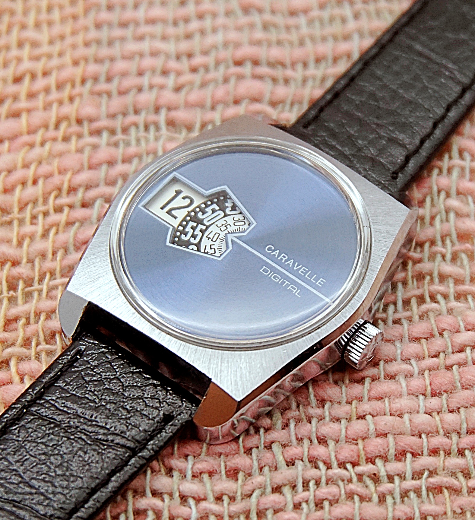 นาฬิกาเก่า CARAVELLE ไขลาน (Jump Hour)