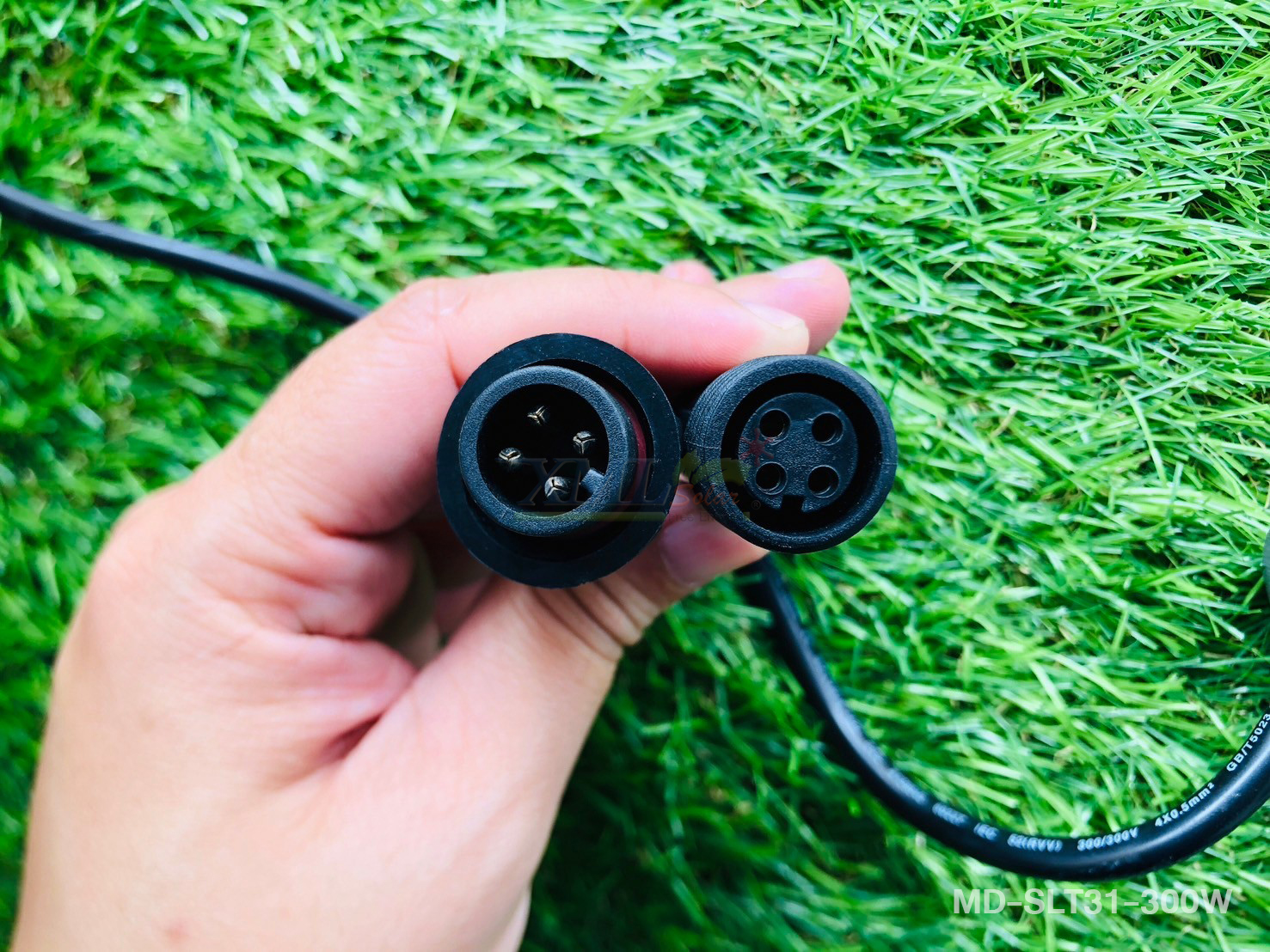 โคมไฟถนนโซล่าเซลล์ 300W/400W/600W รุ่น MD-SLT31 (เปิดได้ 3 แสง)