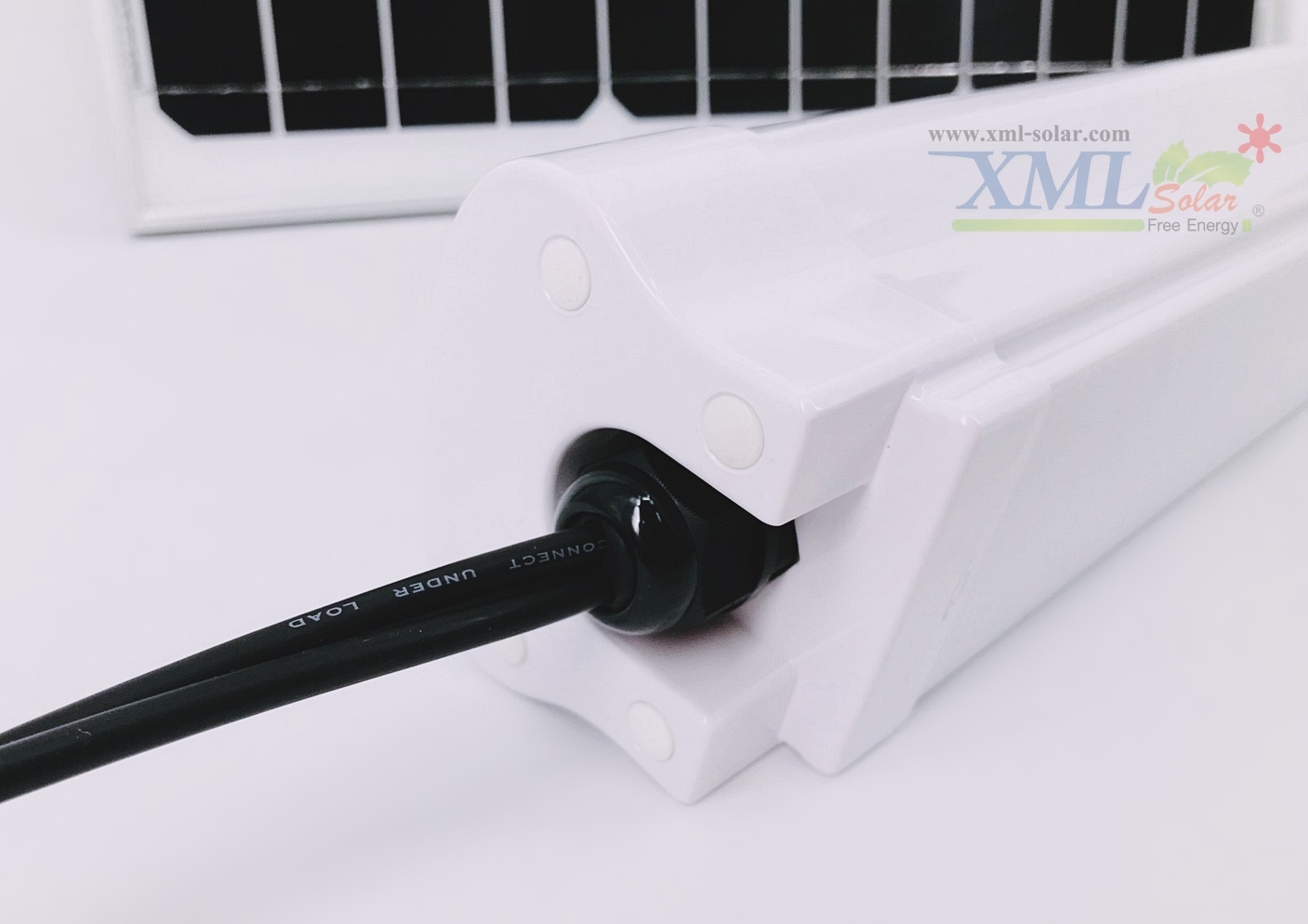 ชุดไฟหลอดยาวโซล่าเซลล์ 30 Watt Monocrystalline (แสง ขาว)