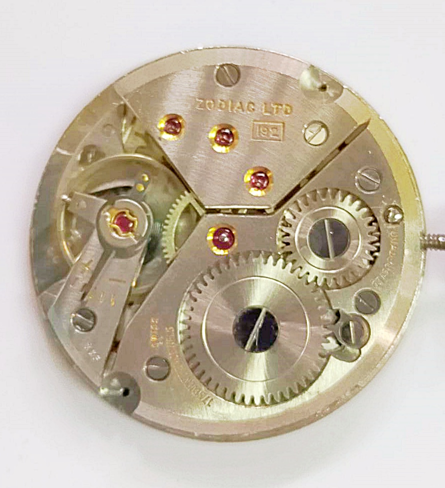 นาฬิกาเก่า ZODIAC ไขลานสองเข็มครึ่ง