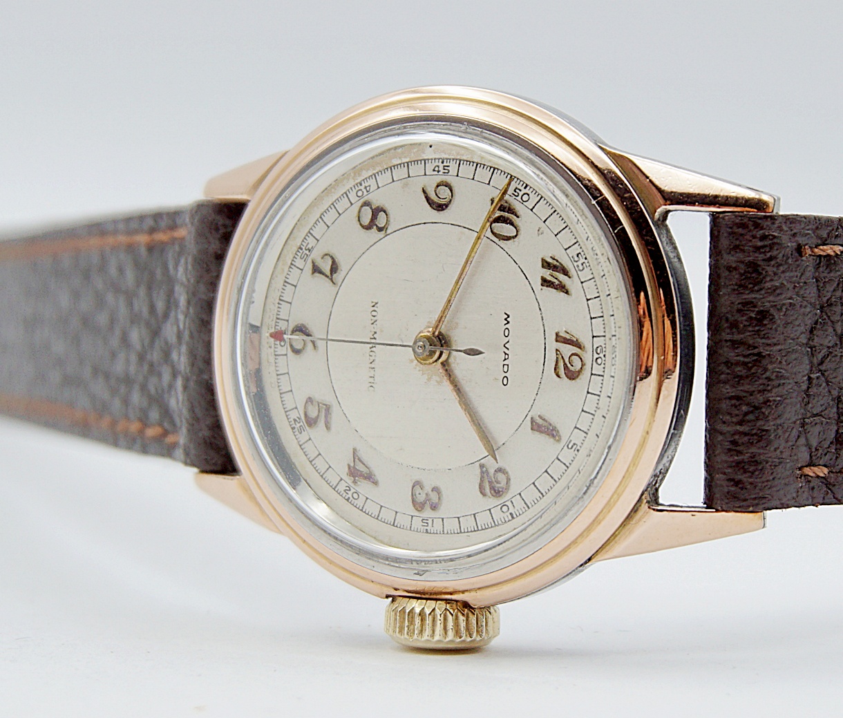 นาฬิกาเก่า MOVADO ไขลาน