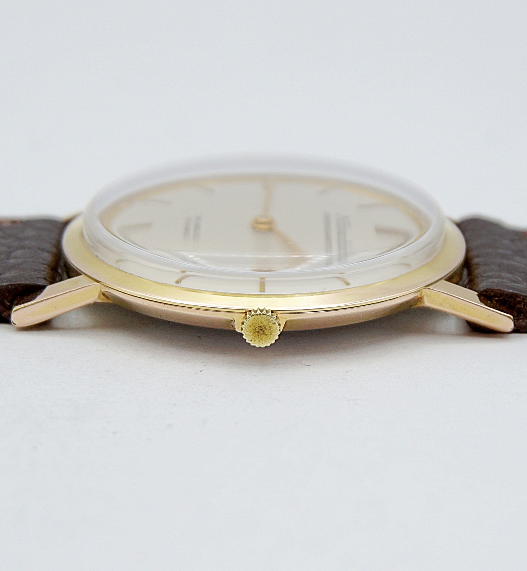 นาฬิกาเก่า NIVADA ไขลาน