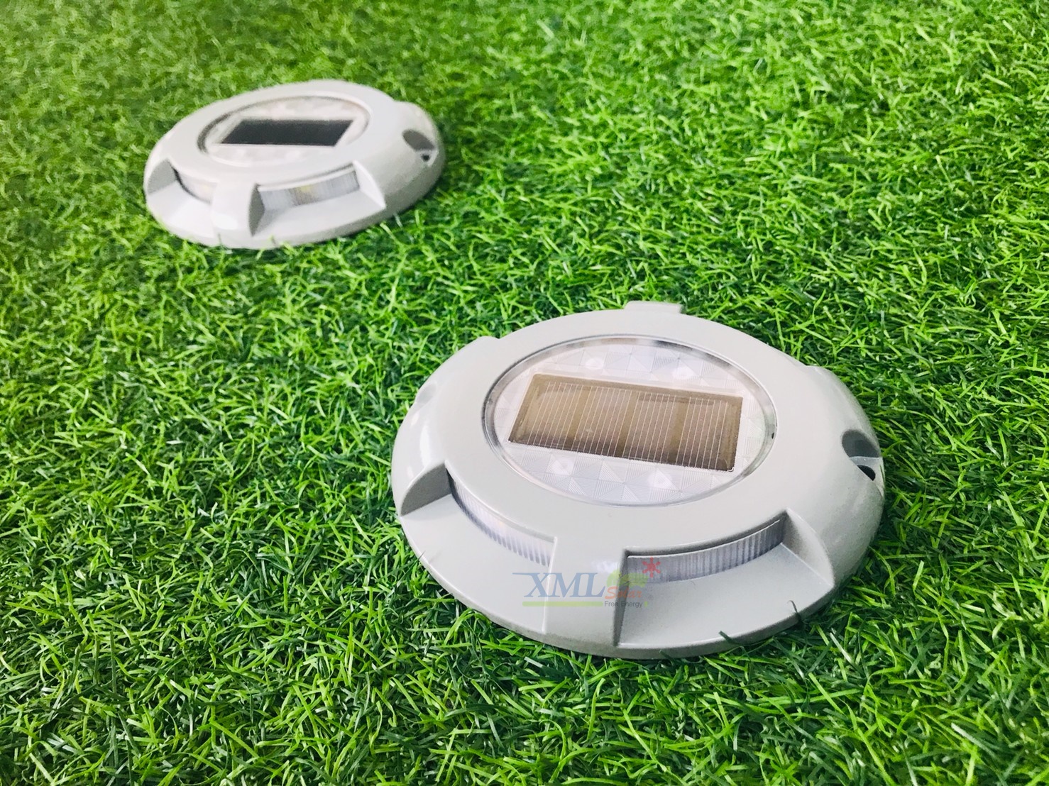 โคมไฟฝังพื้นโซล่าเซลล์ 4 LED