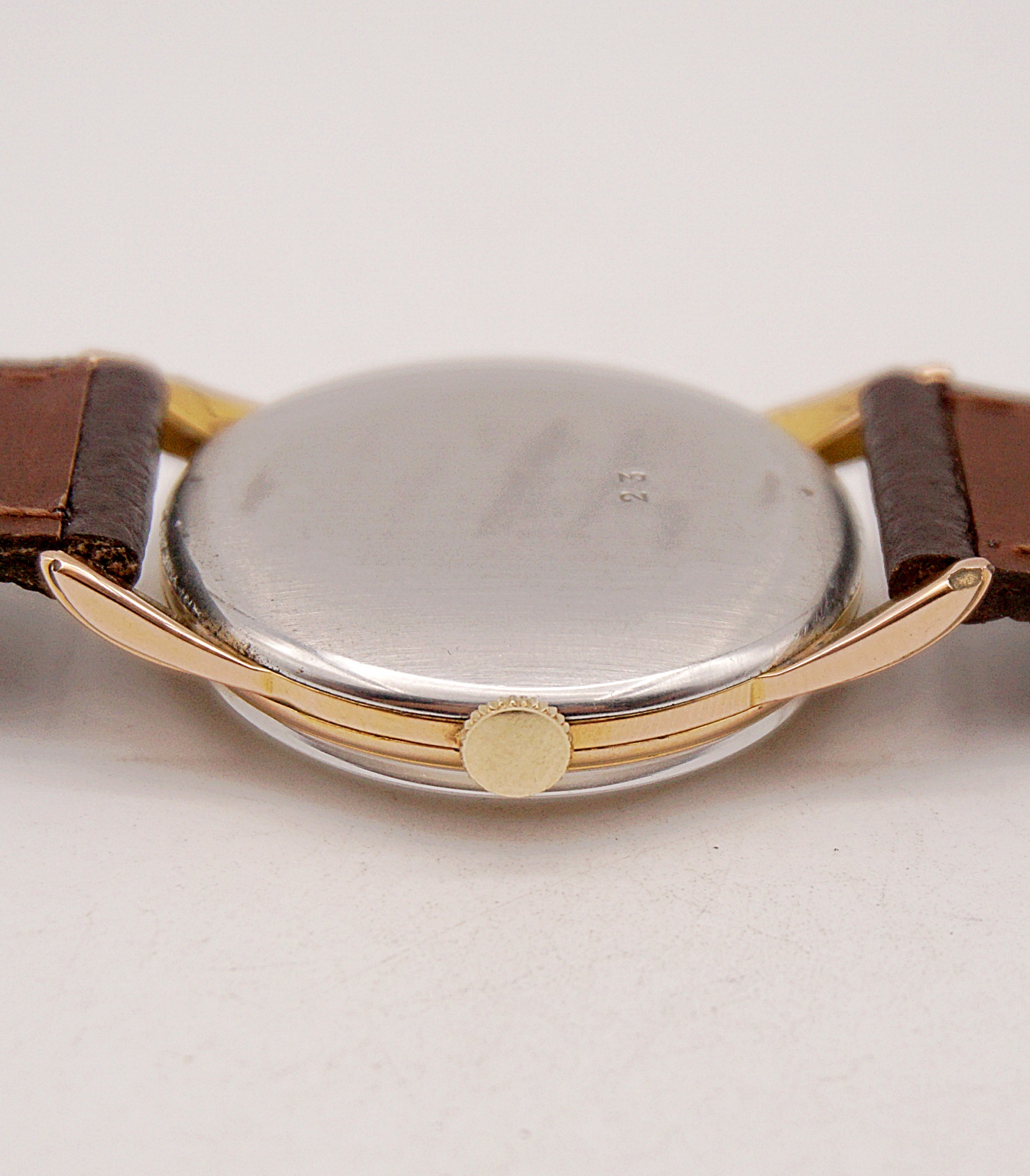 นาฬิกาเก่า ENICAR ไขลานสองเข็มครึ่ง