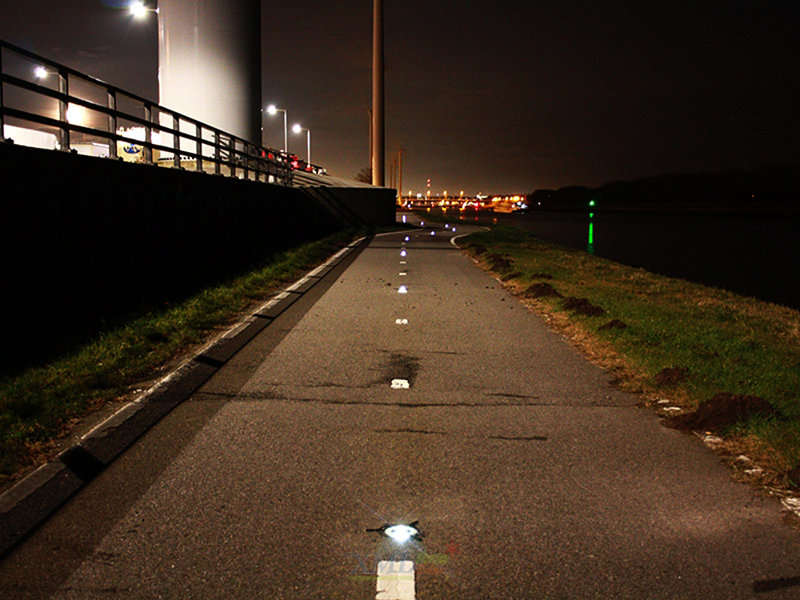 โคมไฟฝังพื้น 6 LED รุ่น Premium IP68 (แสง : ขาวกระพริบ)