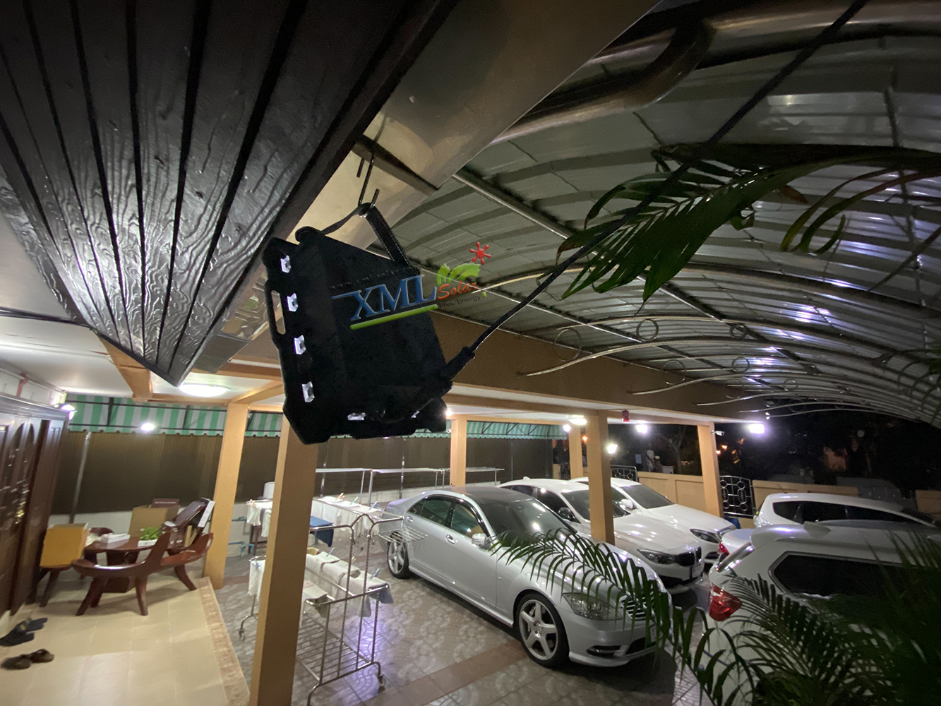 ไฟสปอตไลท์โซล่าเซลล์ 100 W. รุ่น Smart IOT With CCTV Camera (เเสง : ขาว)