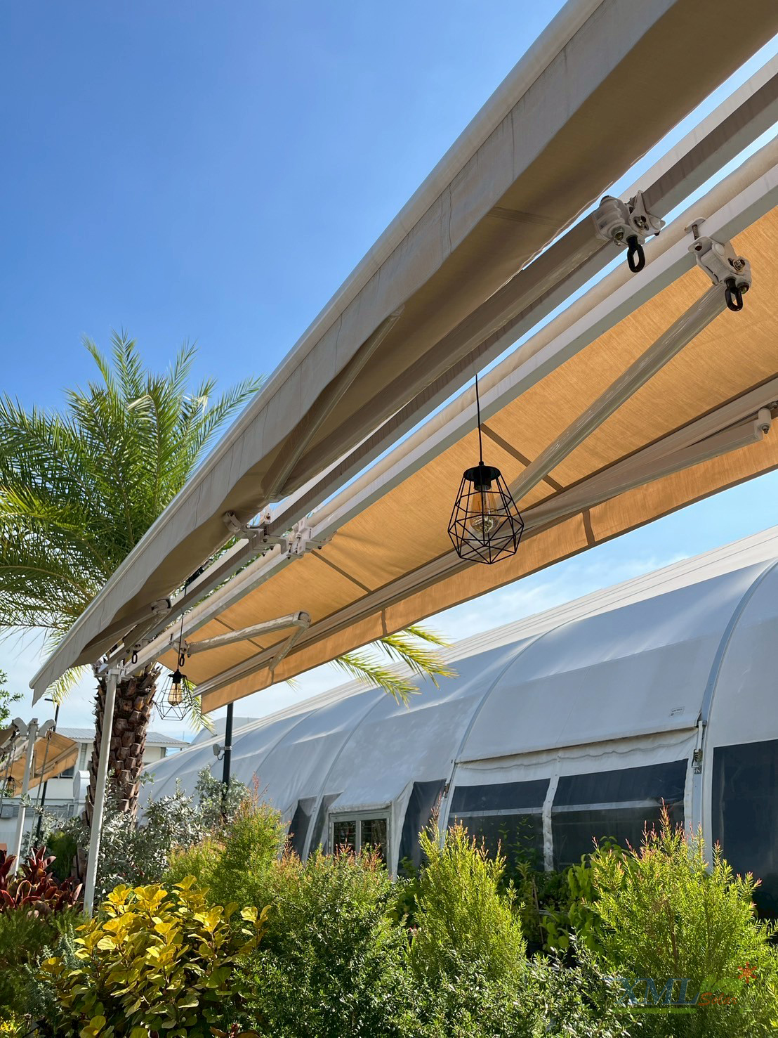 โคมไฟโซล่าเซลล์ ติดเพดาน รุ่น YL008-5A (แสง : เหลืองวอมไวท์)