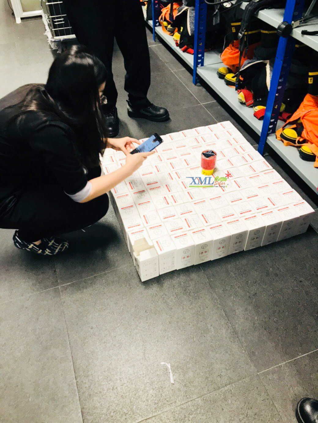 ไฟเตือนกรวยจราจร ฉุกเฉิน พลังงานเเสงอาทิตย์ (เเสง : สีเเดง)