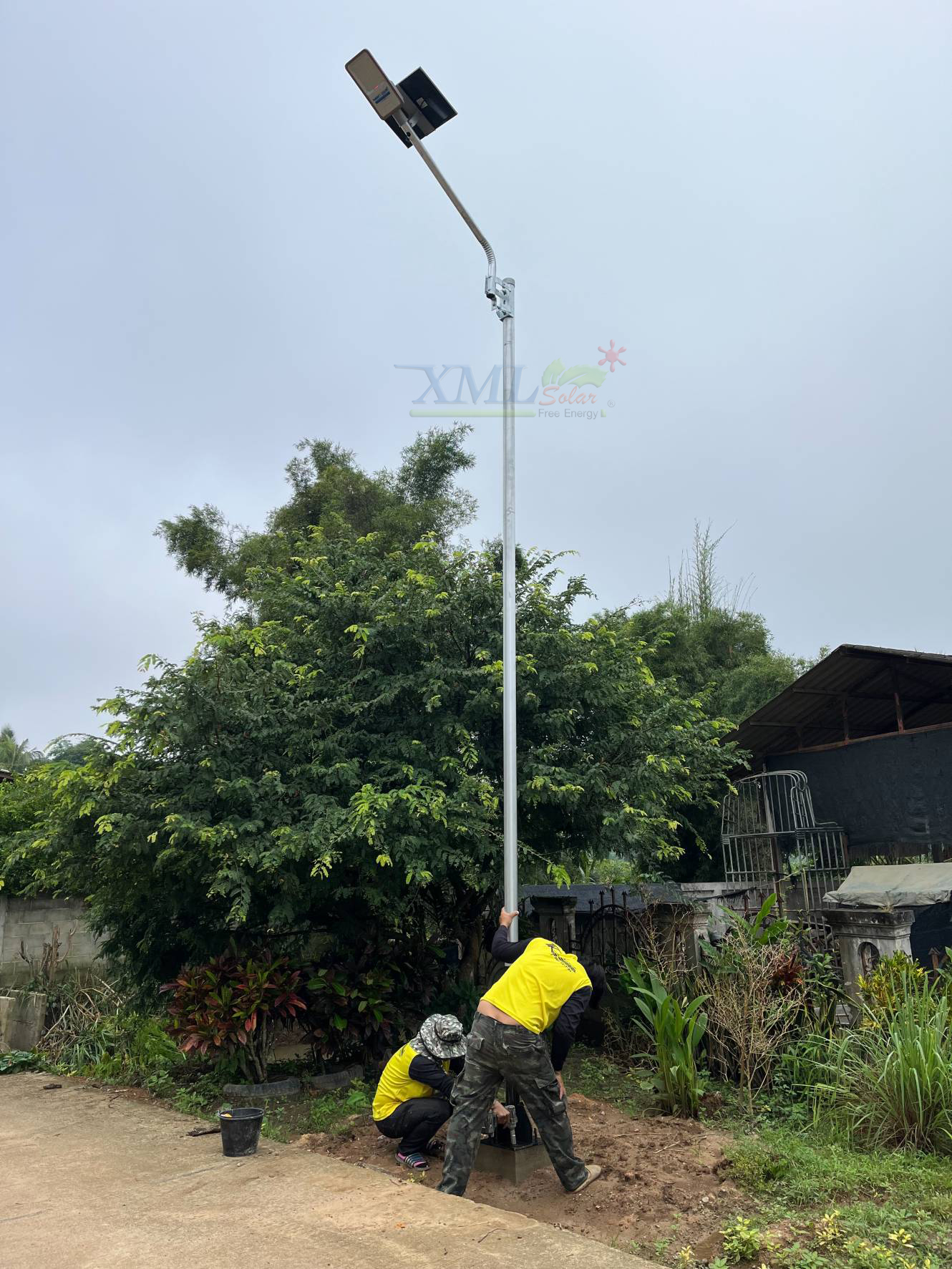 โคมไฟถนนโซล่าเซลล์ 600W รุ่น MD-SLT30-600W (แสง : ขาว)