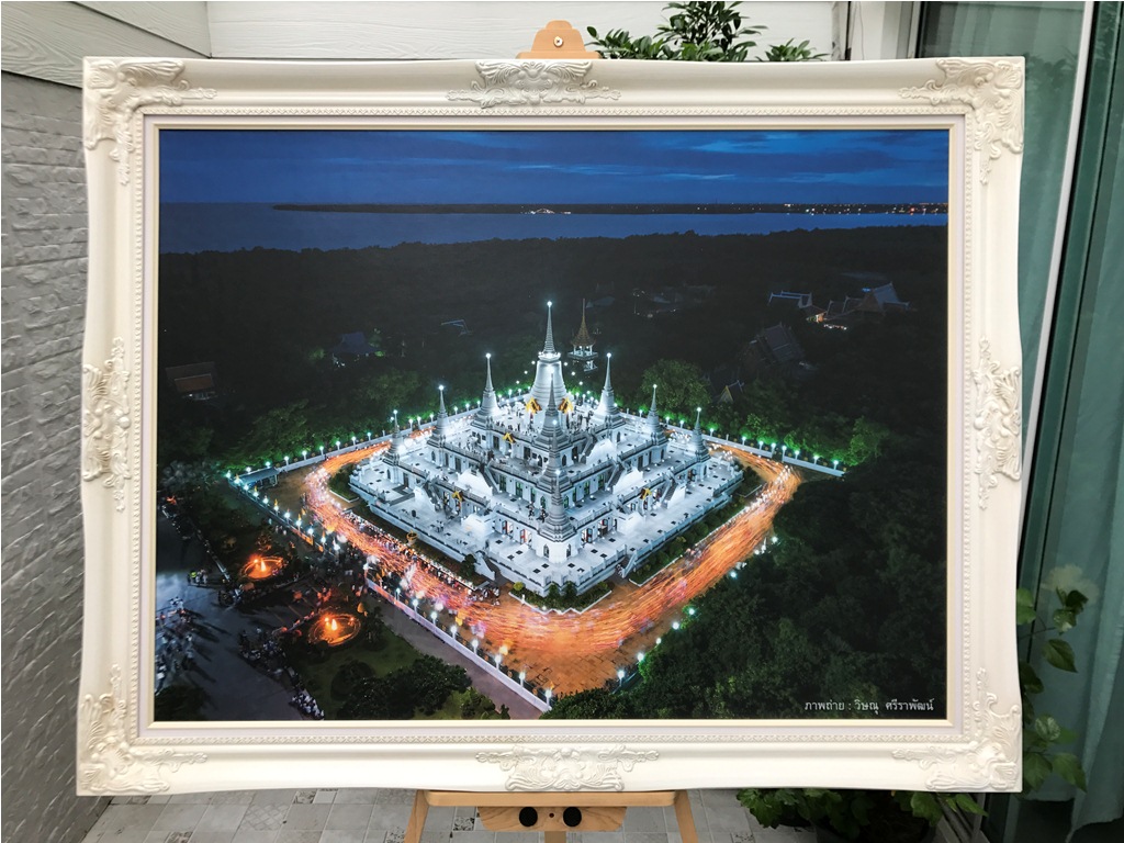 กรอบหลุยส์ไม้เทียม 30x40 นิ้ว สีขาว รวมอัดภาพเคลือบภาพ