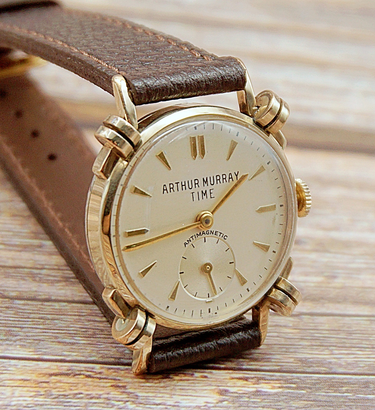 นาฬิกาเก่า ARTHUR MURRAY ไขลานสองเข็มครึ่ง