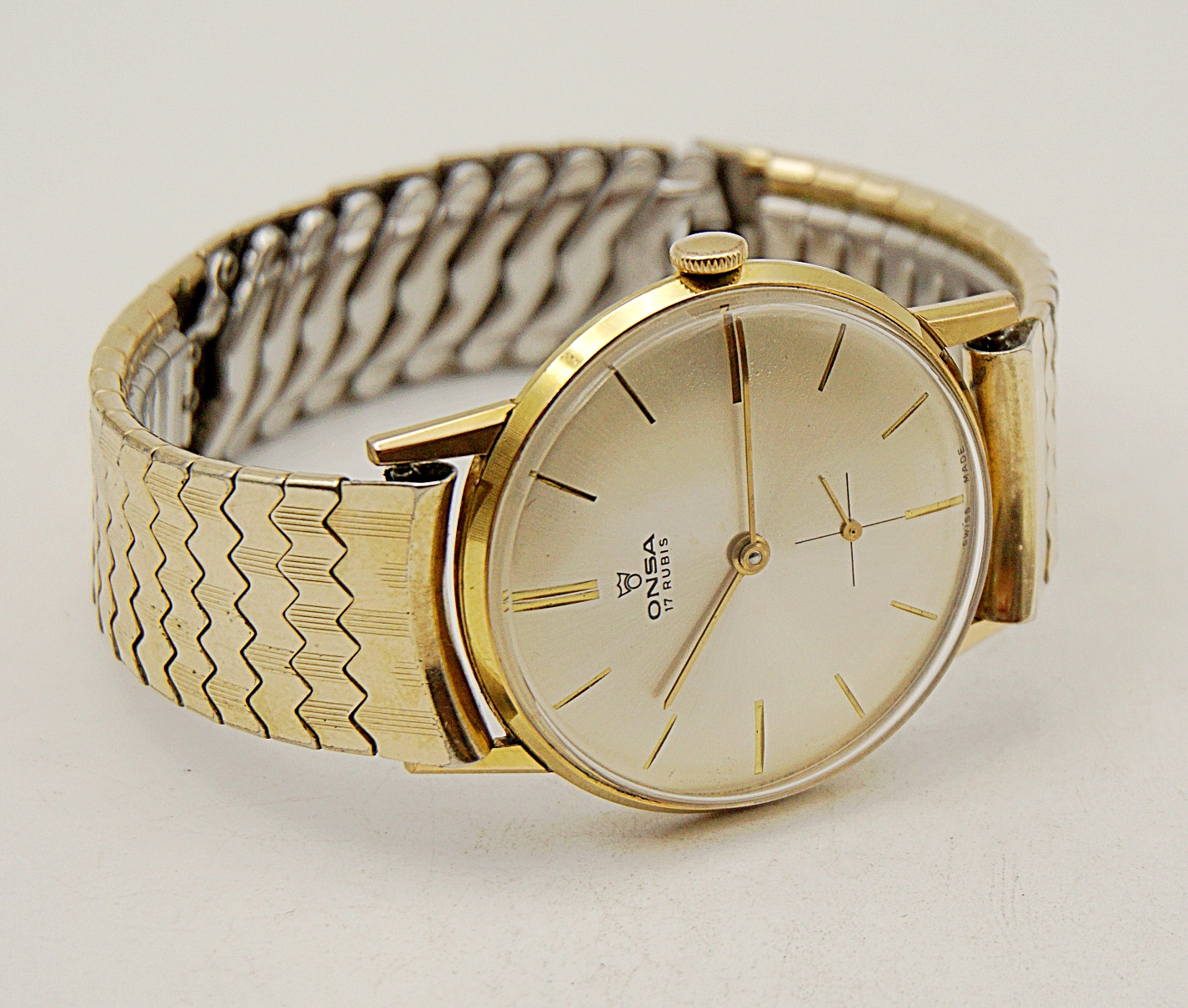 นาฬิกาเก่า ONSA ไขลานสองเข็มครึ่ง