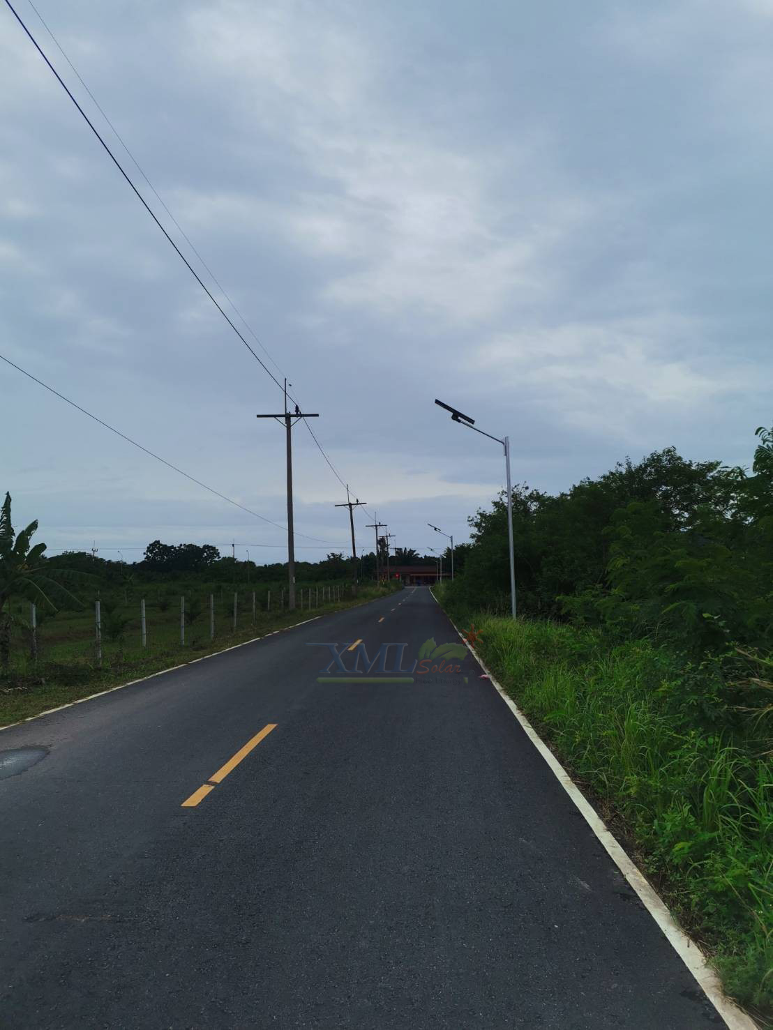 โคมไฟถนนโซล่าเซลล์ ST2-60 (แสง : ขาว)