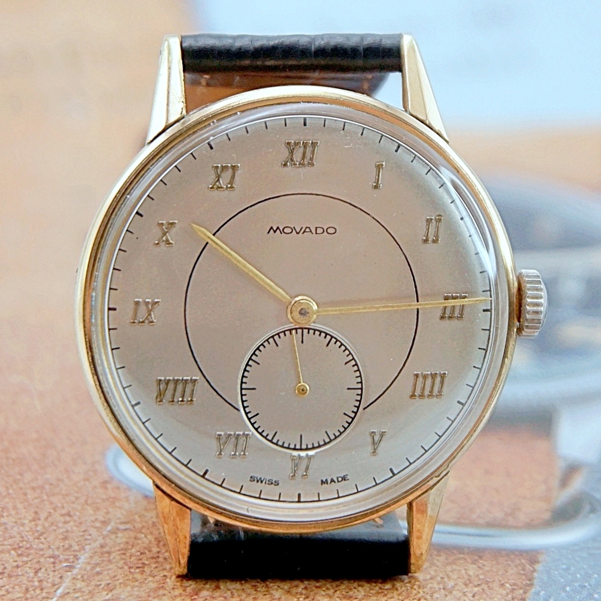 นาฬิกาเก่า MOVADO ไขลานสองเข็มครึ่ง