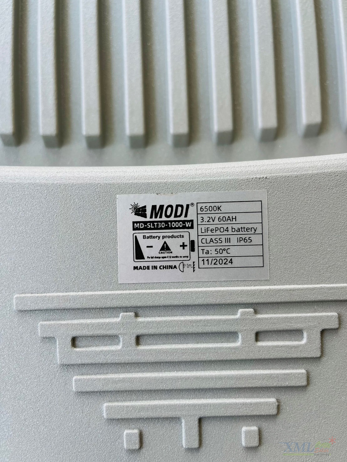 โคมไฟถนนโซล่าเซลล์ 1000W รุ่น MD-SLT30-1000W (แสง : ขาว)