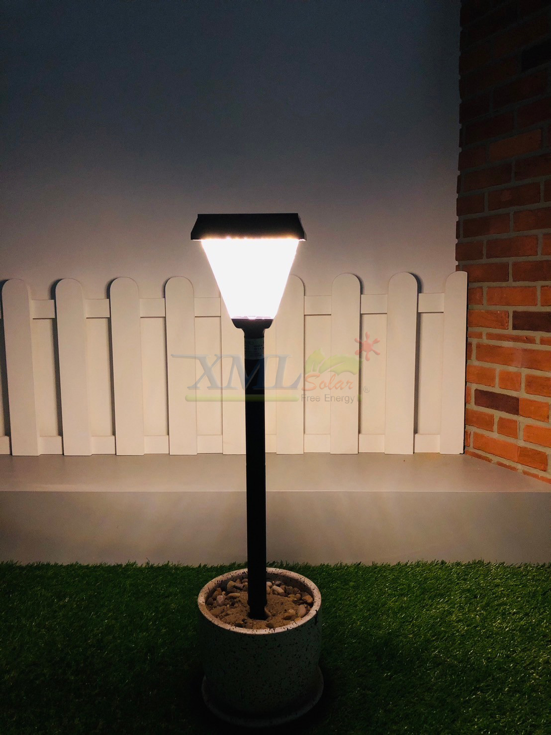 ไฟปักสนามโซล่าเซลล์ รุ่น DC-3661 (เปิดได้ 2 แสง)