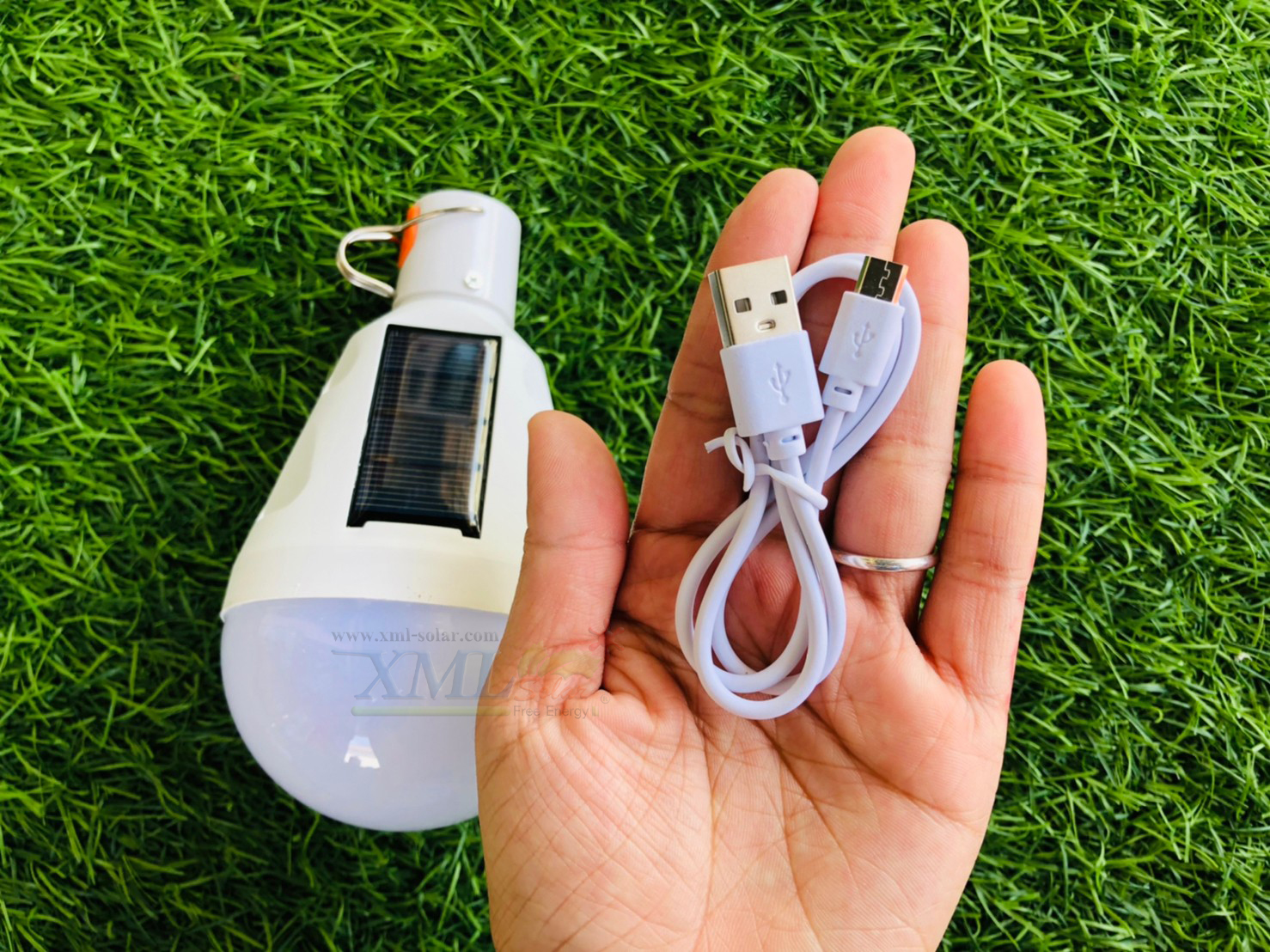 หลอดไฟโซล่าเซลล์ LED solar emergency BULB 12W รุ่นใหม่ (แสง : ขาว)