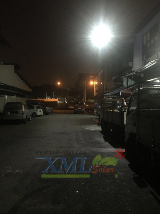 โคมไฟถนนอัจฉริยะ โซล่าเซลล์ 80 Watt (แสง ขาว) Monocrystalline