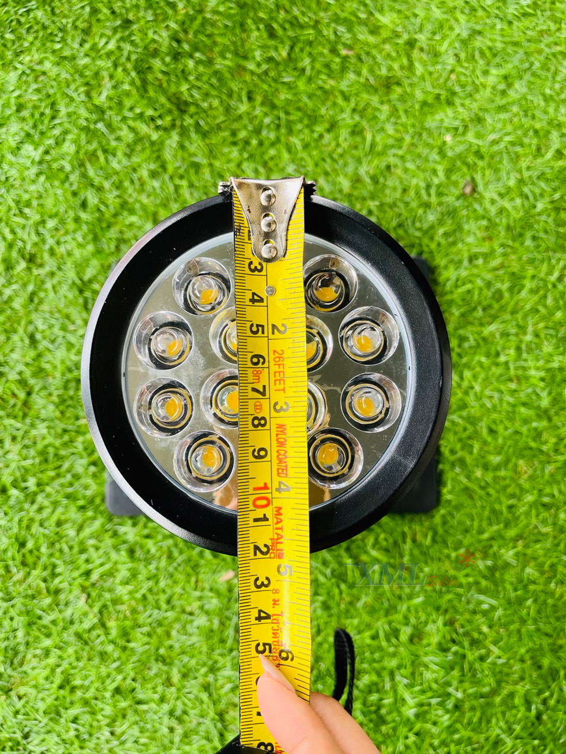 สปอร์ตไลท์ปักสนามโซล่าเซลล์ รุ่น TB-2018L (แสง : เหลืองวอมไวท์)