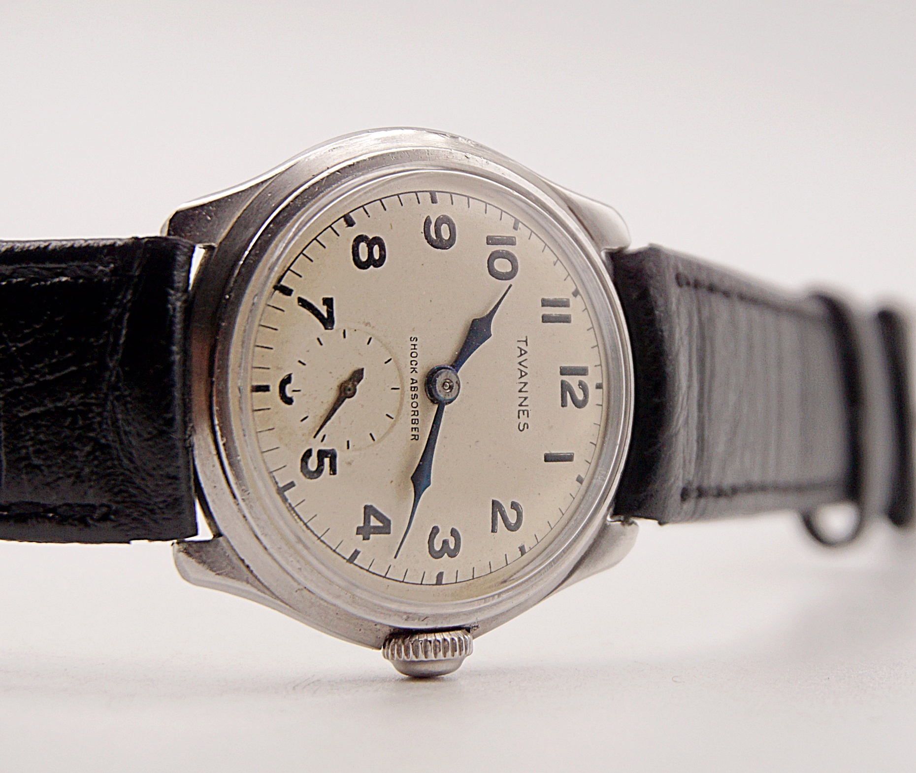 นาฬิกาเก่า TAVANNES ไขลานสองเข็มครึ่ง