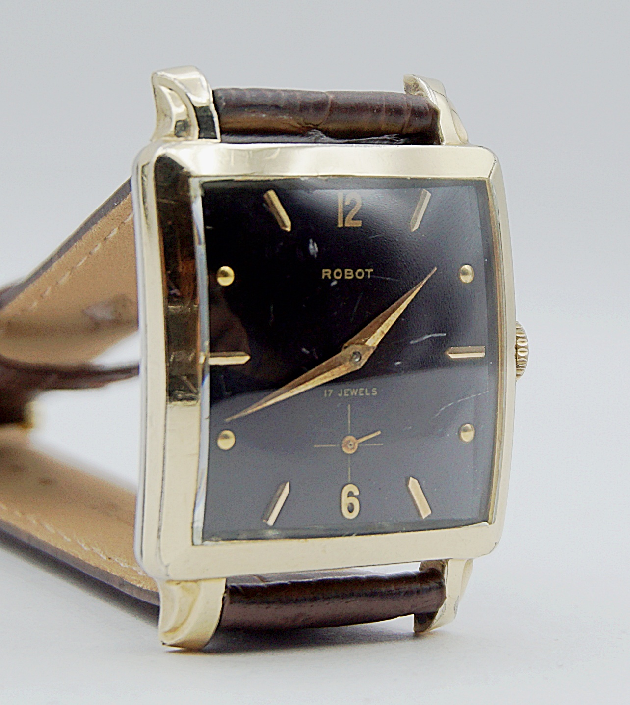 นาฬิกาเก่า ROBOT ไขลาน