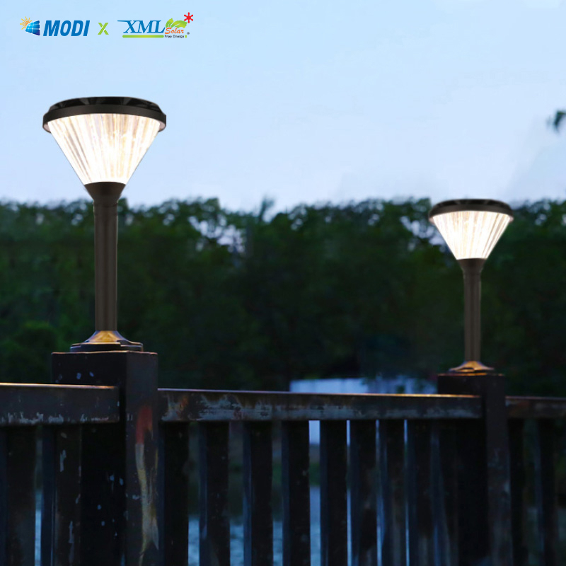 ไฟปักสนามโซล่าเซลล์ รุ่น MD-WLT-15-A (เปิดได้ 2 แสง)
