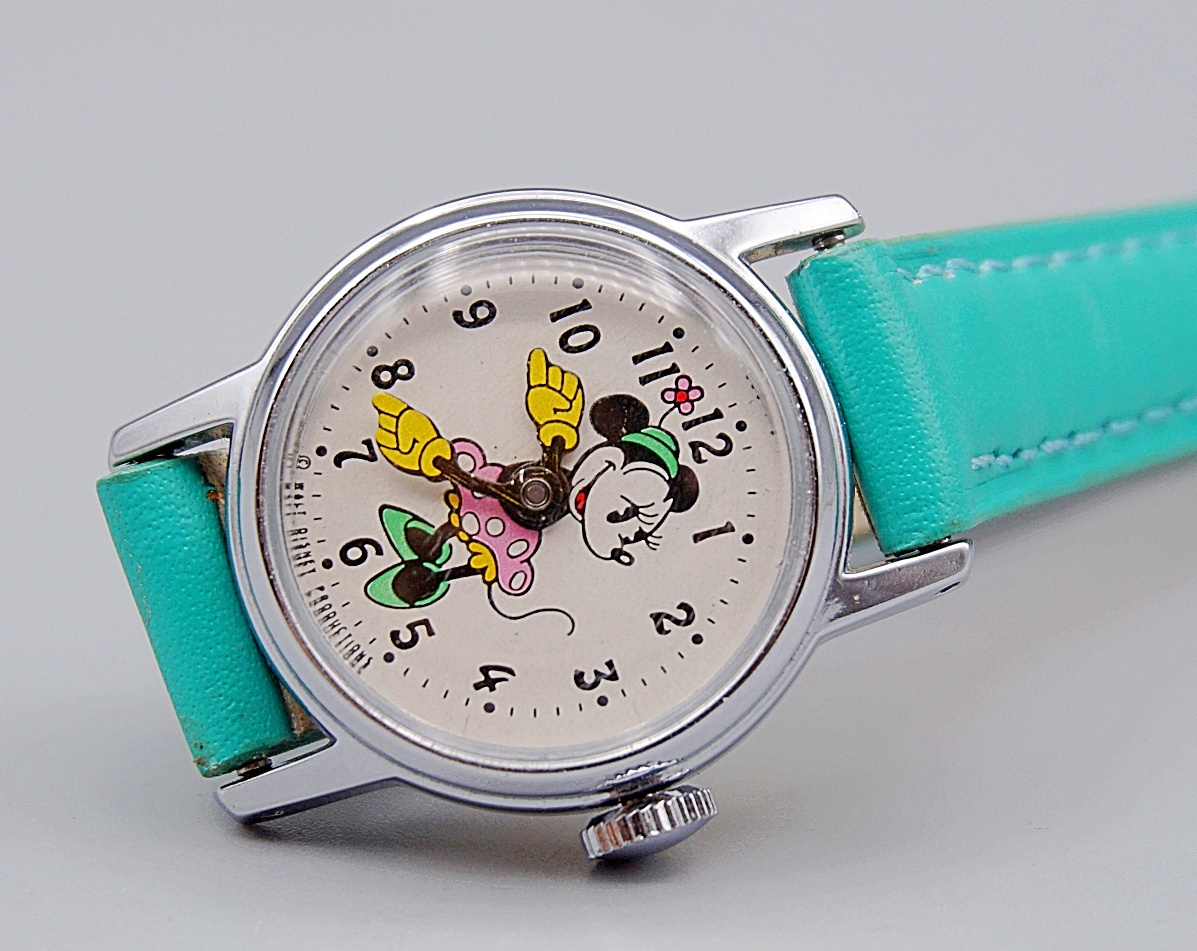 นาฬิกาเก่า MINNIE MOUSE ไขลาน