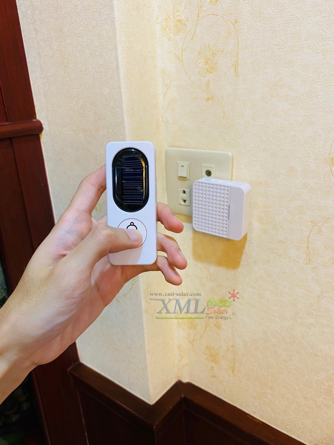 กริ่งโซล่าเซลล์ อเนกประสงค์ สีขาว (Solar Doorbell)