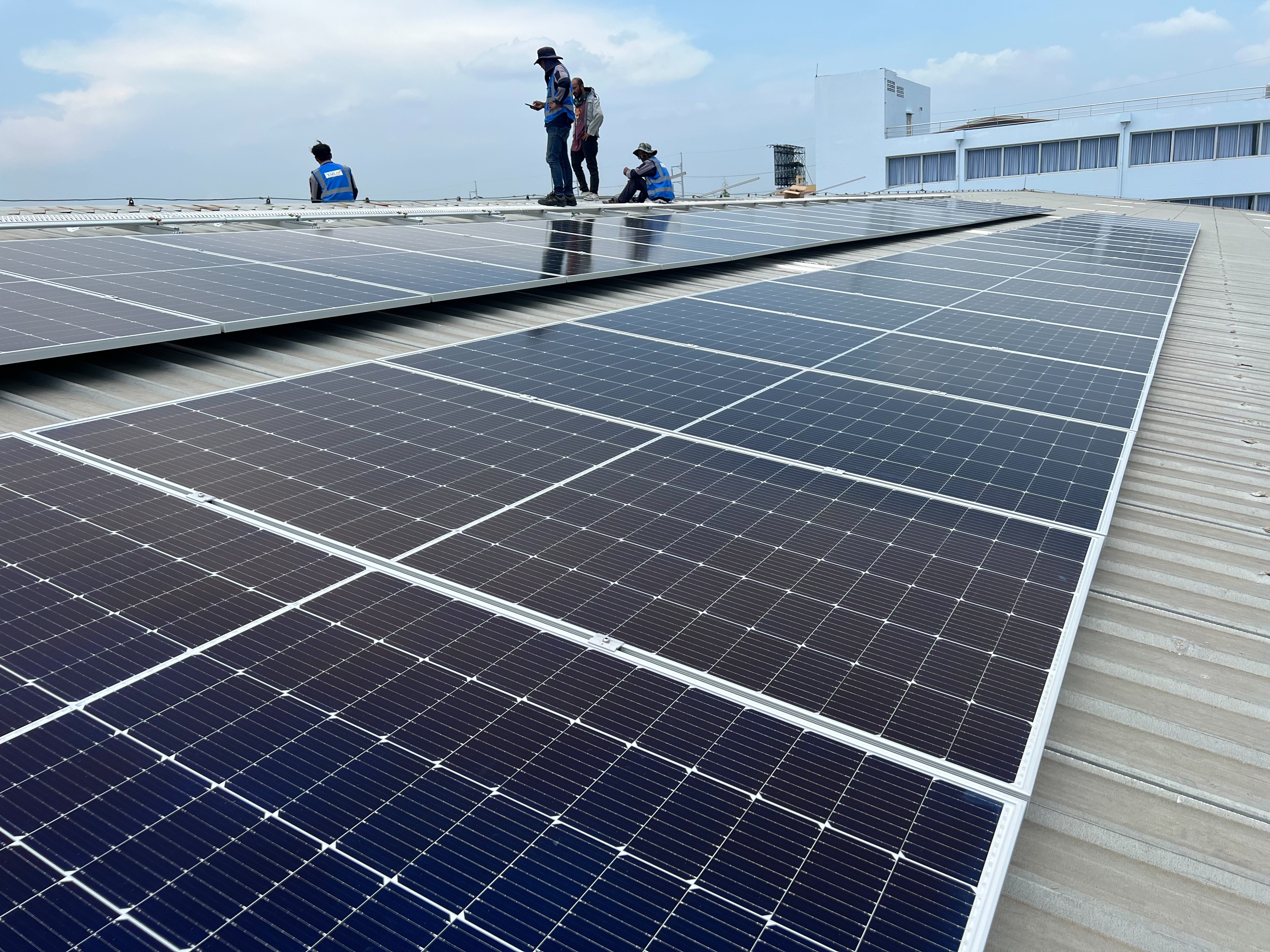 ระบบโซล่าเซลล์ติดหลังคา (Solar Rooftop) ขนาด 5 KW (ON-GRID) Three Phase พร้อมติดตั้ง