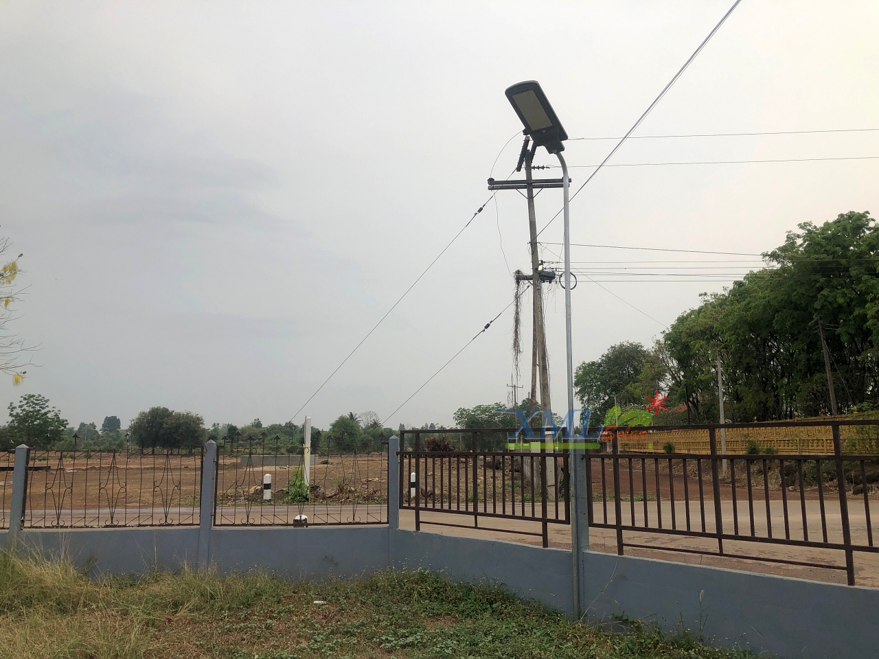 โคมไฟถนนโซล่าเซลล์ Modi x XML รุ่น MD-SLT17-400W (แสง : ขาว)(Motion sensor + สว่างค้าง)