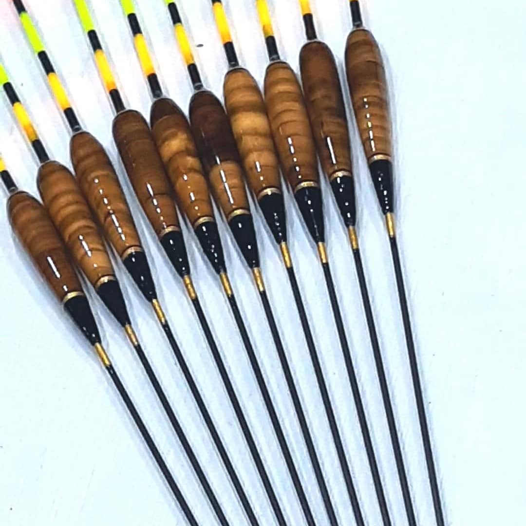 ทุ่นชิงหลิวหนามจี้คาดทอง