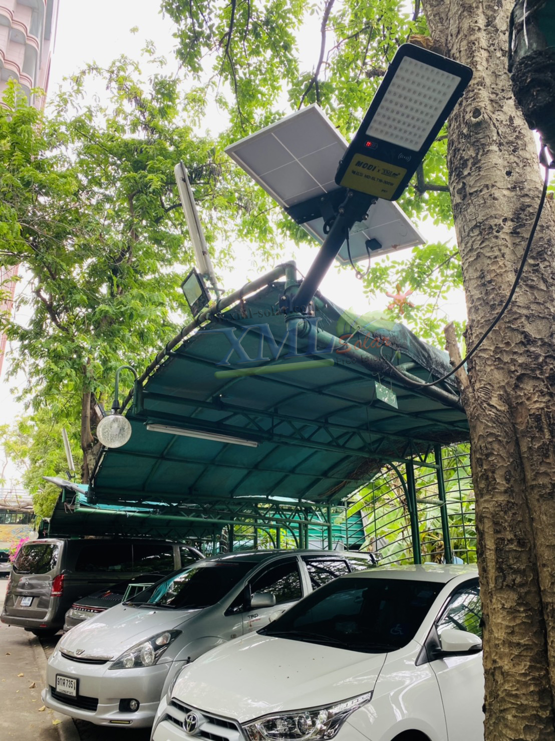 โคมไฟถนนโซล่าเซลล์ Black Edition 300 W. (แสง : ขาว)