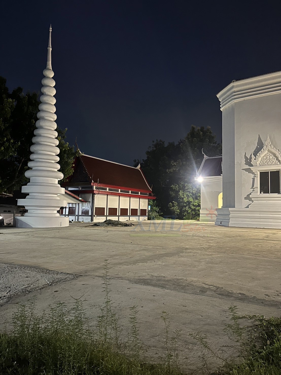 ไฟสปอตไลท์โซล่าเซลล์ 1000 Watt กล่องสีน้ำตาล (เปิดได้ 3 แสง)