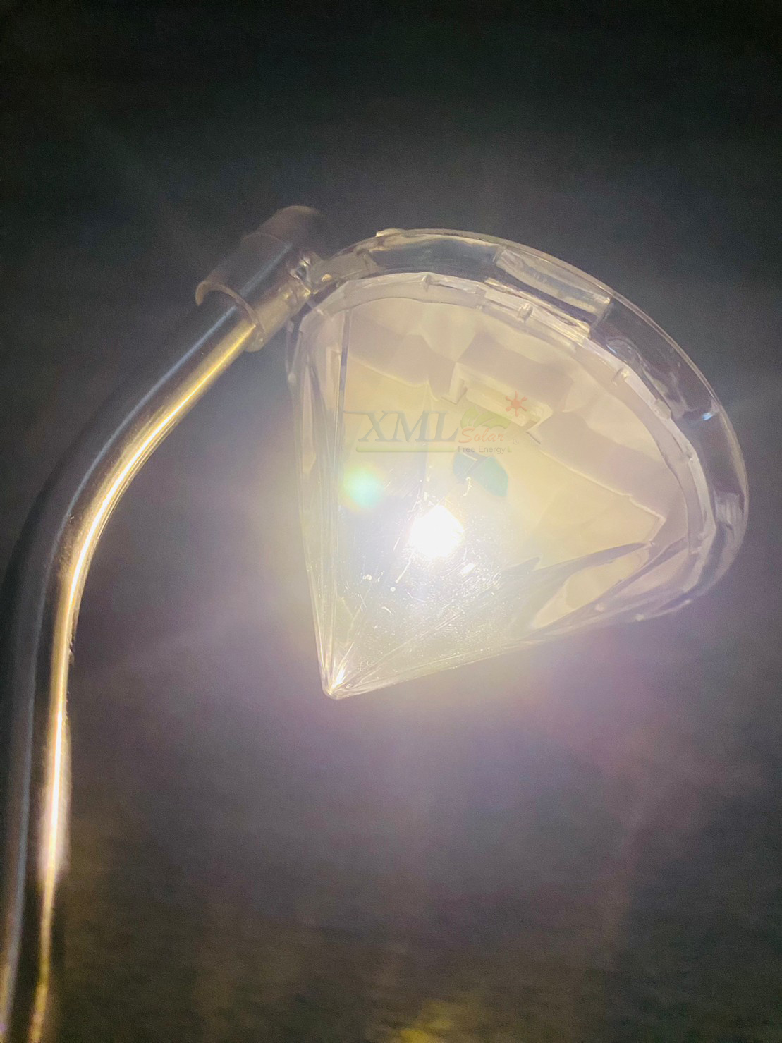 ไฟปักสนามโซล่าเซลล์ 1 LED ทรงเพชร (เเสง: เหลืองวอมไวท์) 1 แถม 3