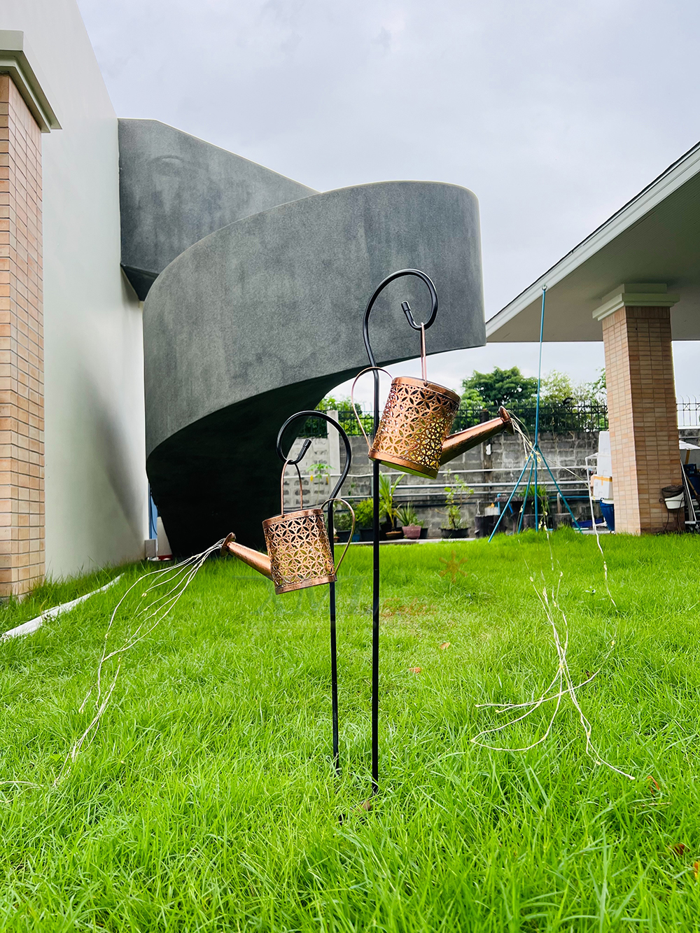 ไฟปักสนามโซล่าเซลล์ ทรงบัวรดน้ำ (chip 36 led ) (แสงเหลืองวอมไวท์)