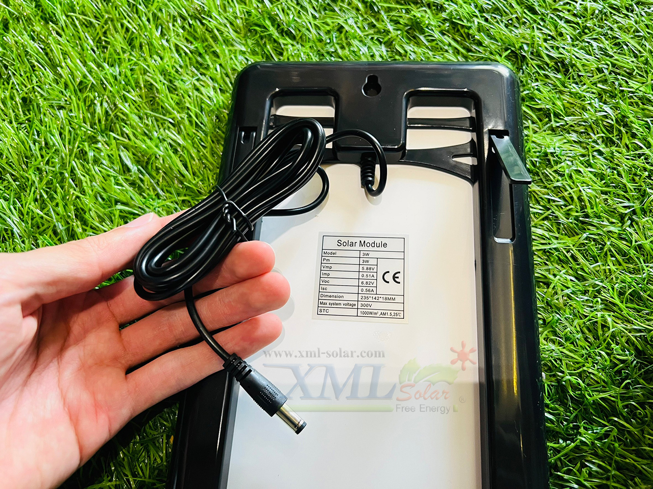 ชุดนอนนาโซล่าเซลล์ (สีดำ) (รุ่นปี 2023) พร้อมวิทยุ ขนาดพกพา 8,000 mAh