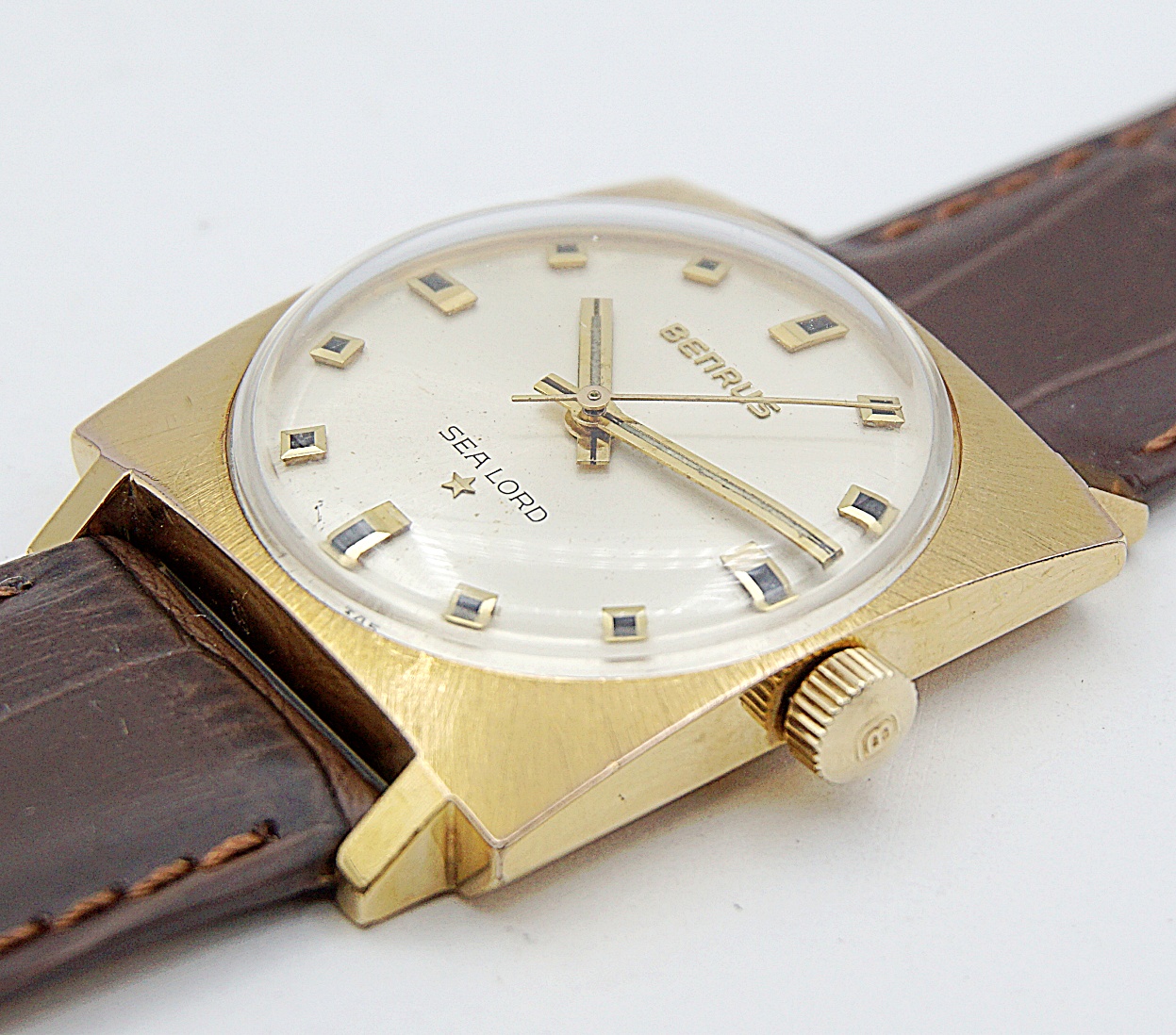 นาฬิกาเก่า BENRUS ไขลาน