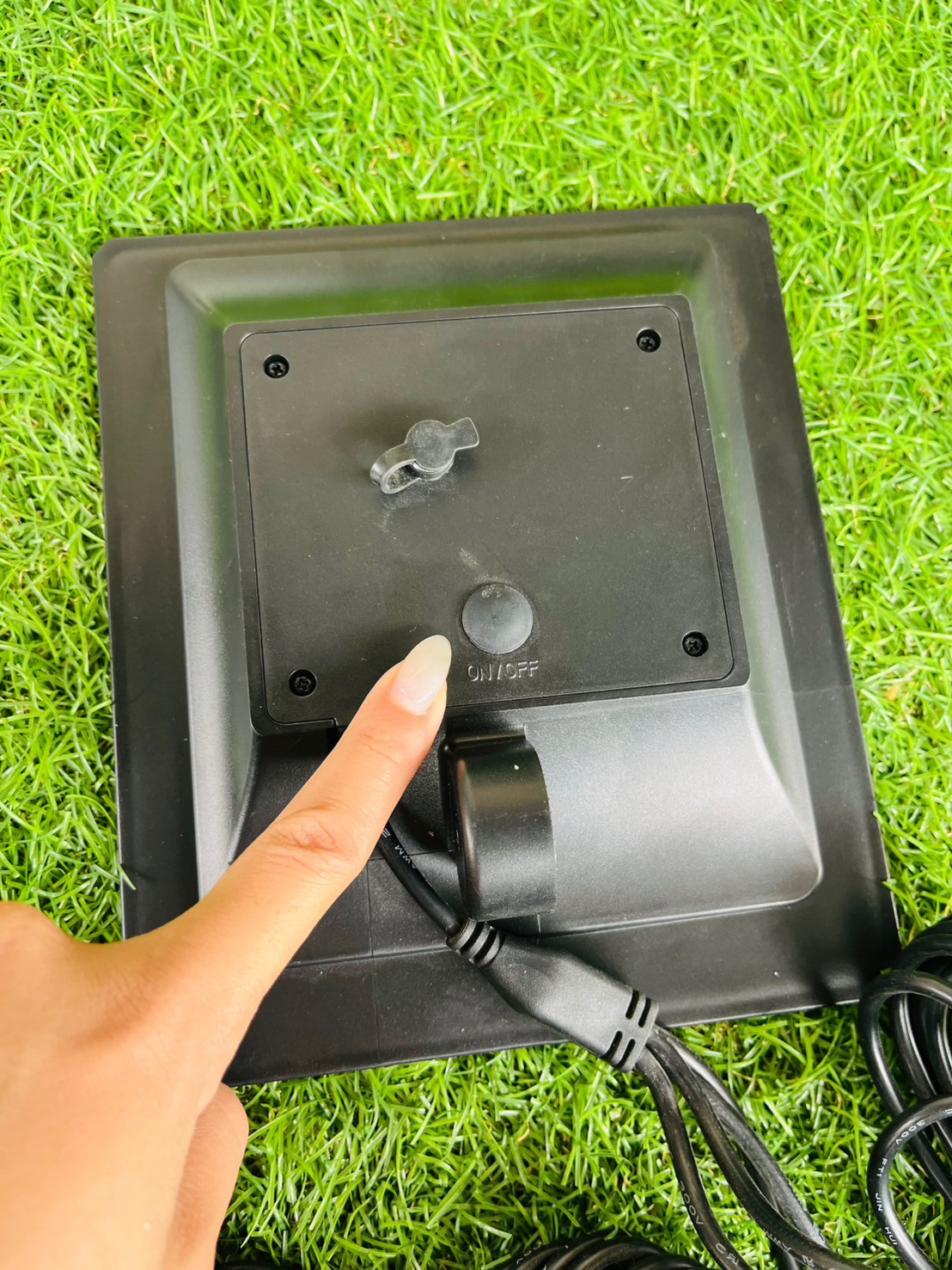 ไฟโซล่าเซลล์ ส่องใต้น้ำ 4 หัว รุ่น YCD-45S (เเสง : เหลืองวอมไวท์)