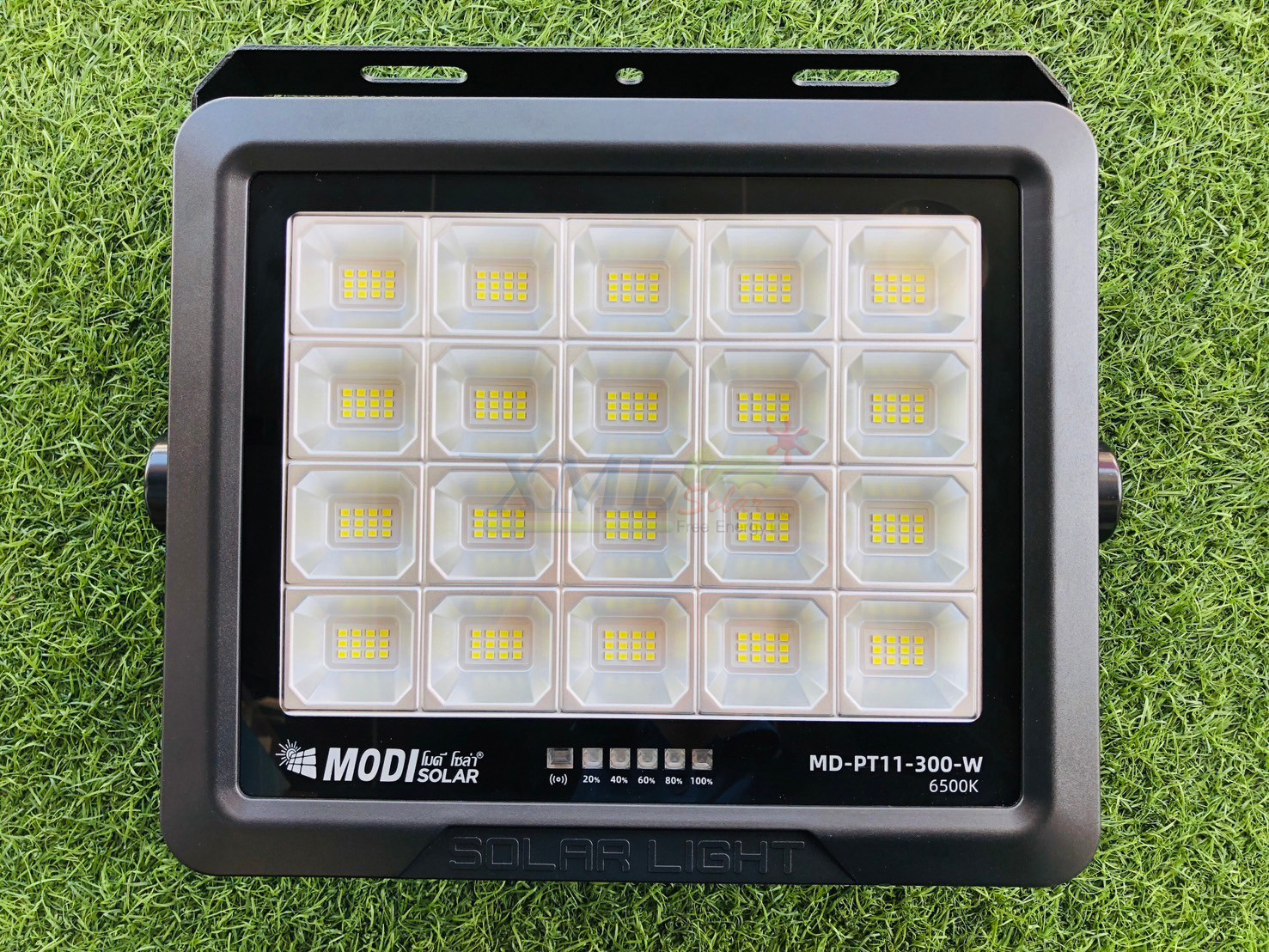 ไฟสปอตไลท์โซล่าเซลล์ 300 W รุ่น MD-PT11 (เเสง : ขาว)