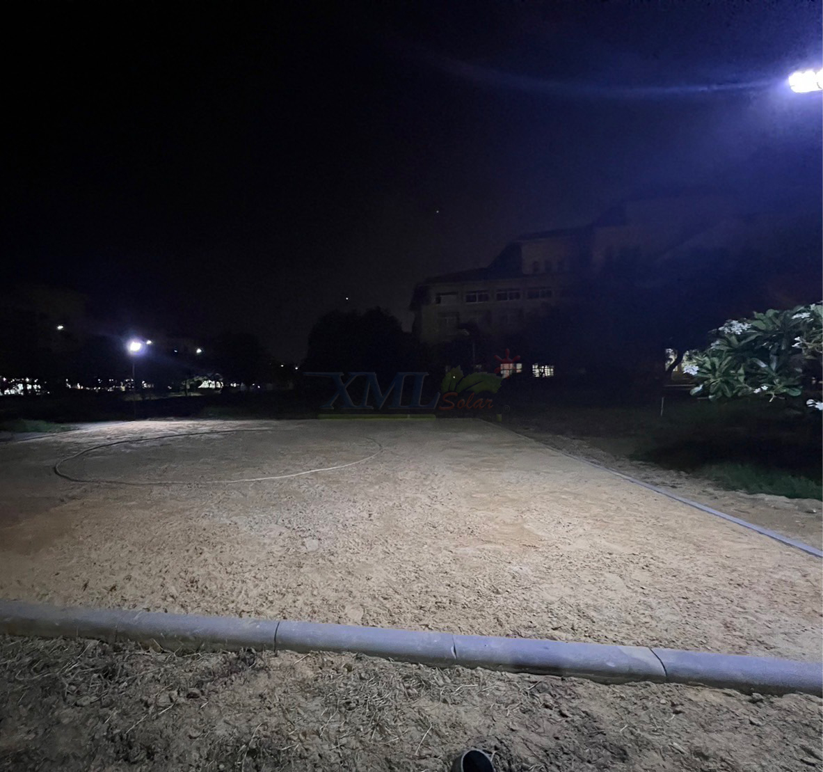 โคมไฟถนนโซล่าเซลล์ รุ่น ECO-BM24 15000W (24 ช่อง)(แสง : ขาว)