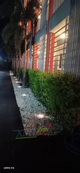 โคมไฟฝังพื้นโซล่าเซลล์ 8 LED ทรงกลม (เเสง : เหลืองวอมไวท์) 1 แถม 1
