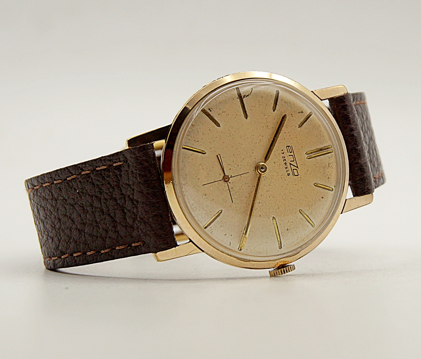 นาฬิกาเก่า ENZO ไขลานสองเข็มครึ่ง