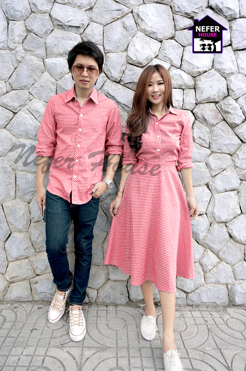 ชุดคู่ลายสก็อตโทนสีแดงตัดขาว