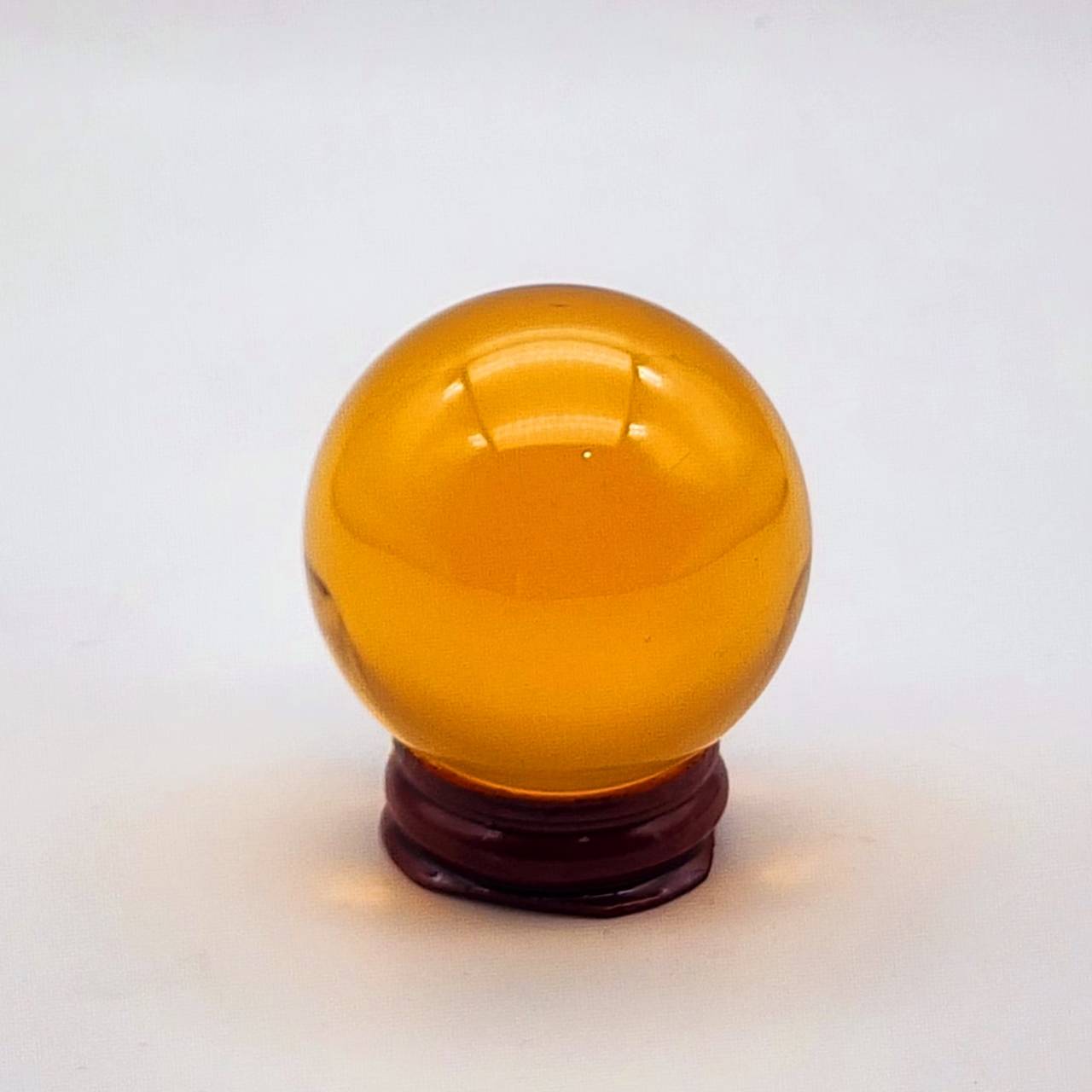 ลูกแก้วใส 4ซม. (1.57นิ้ว) ลูกแก้วแท้สีธรรมชาติ ไม่ลอกมี สีใส มี9สีให้เลือก บูชาดวงตาพญานาค ตกแต่งภายนอกได้ แช่น้ำได้