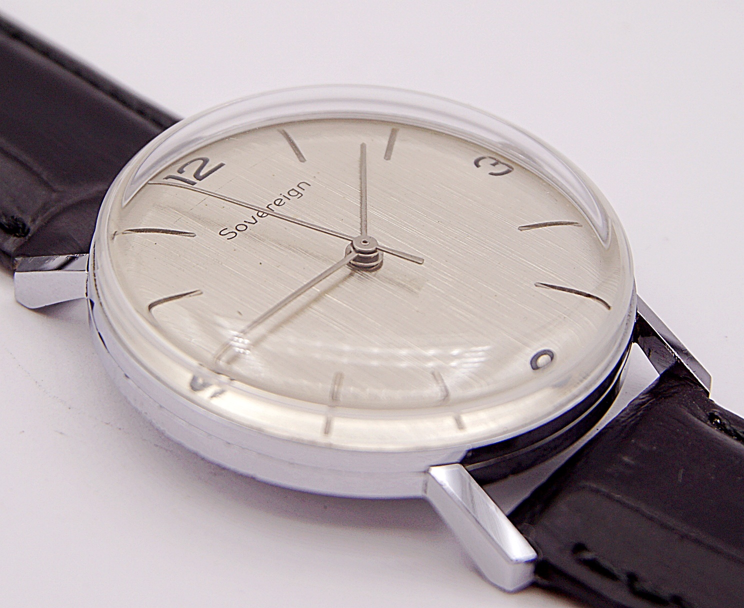 นาฬิกาเก่า SOVEREIGN ไขลาน