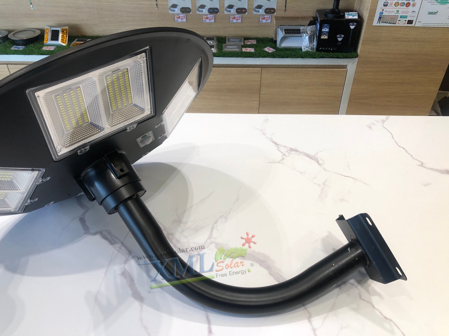 ขายึดโคมไฟ UFO ปลาย 3 นิ้ว แบบโค้ง (มีรอยขูดขีด)