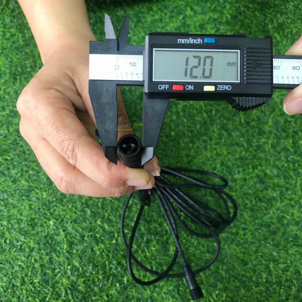 สายขยาย ยาว 5 เมตร สำหรับสปอร์ตไลท์ รุ่น XML-Solar หรือ Modi (หัว 2 เขี้ยว)